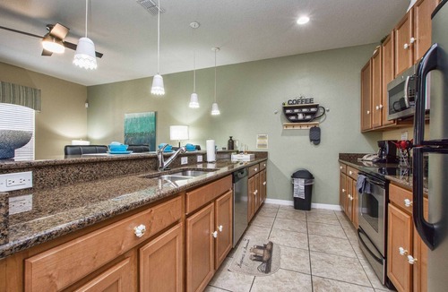 West Kissimmee House | NEWLY RENOVATED AND FURNISHED, GATED RESORT COMMUNITY, FREE WIFI, BBQ GRILL, AMENITIES AT CLUBHOUSE, CLOSE TO THEME PARKS!