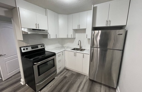 Port Credit Apartment | Newly renovated apartment in Port Credit