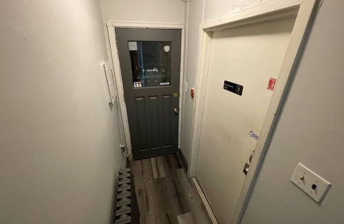 Port Credit Apartment | Newly renovated apartment in Port Credit