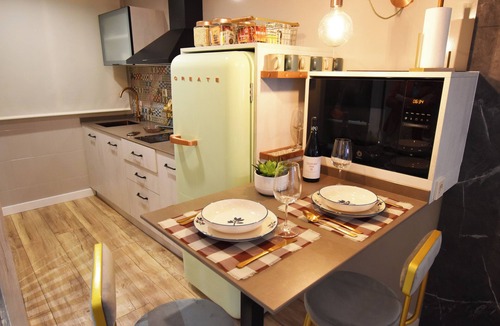 San Pablo Apartment | Newly renovated apartment in El Pilar
