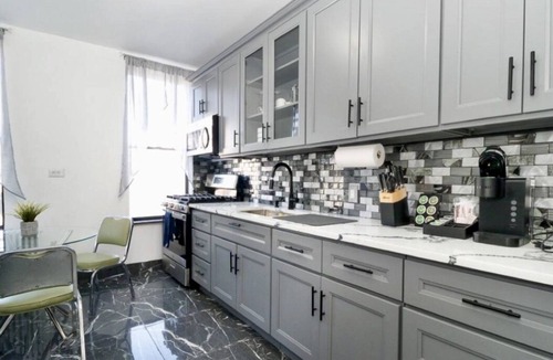 Ocean Hill House | Newly renovated apartment