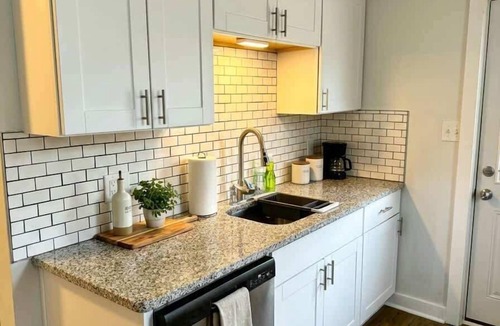 Wilmington Apartment | Newly Renovated Apt with King Bed