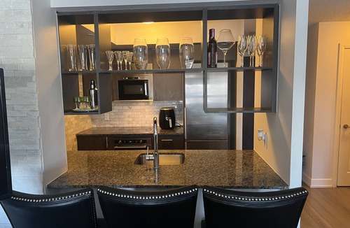 Etobicoke Condo | Newly Renovated beautiful stylish quiet condo