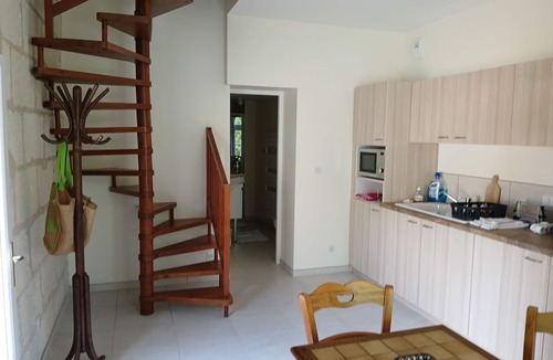 Saumur Cottage | Newly renovated bungalow in a park near the center of Saumur
