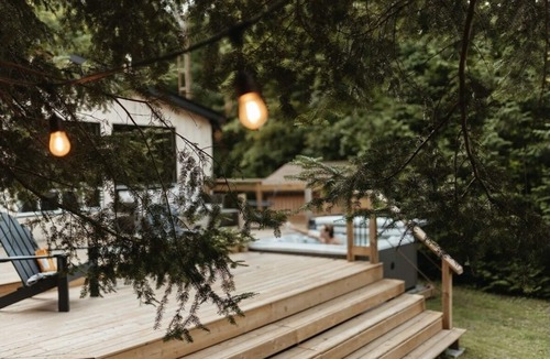 Minden Hills Cottage | Newly renovated waterfront 3 bedroom cottage, emerald clear water with HOT TUB