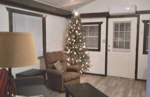 Palestine Cabin | Newly Renovated Cabin at The Ranch at Walston Springs