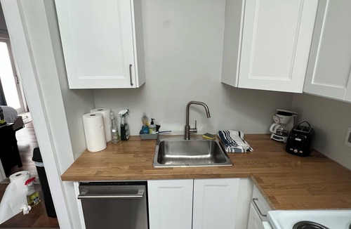 Hyannis House | Newly Renovated Cape Cod Retreat: Beach & Melody Tent Steps Away!