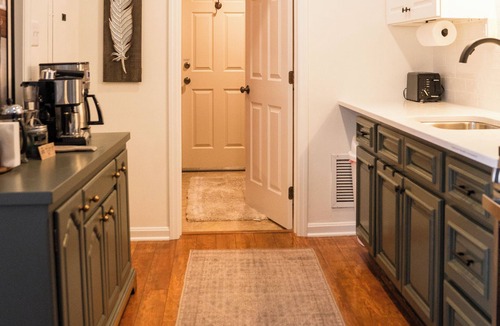 Gordonville Apartment | Newly renovated Carriage House, on lovely property near Intercourse, PA