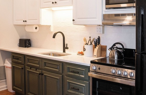 Gordonville Apartment | Newly renovated Carriage House, on lovely property near Intercourse, PA
