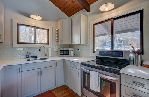 Jackson House | Newly Renovated Chalet