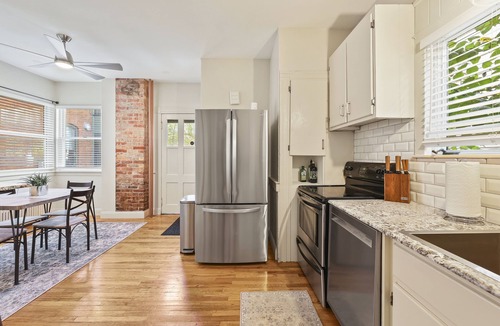 Allentown House | Newly Renovated, Charming Downtown Buffalo Home + Free Parking