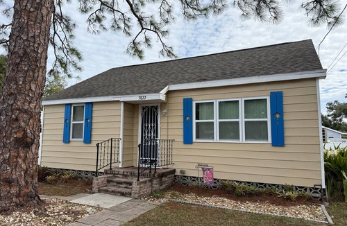 Indian Beach Sapphire Shores House | Newly Renovated Classic Bungalow