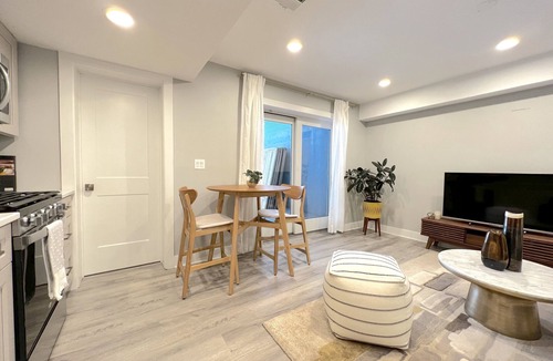 Downtown Jersey City House | Newly renovated condo, minutes to NYC!