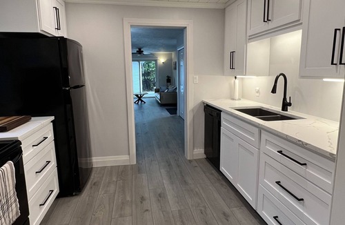 Port Elgin Cottage | Newly Renovated Cottage Between Port Elgins Main Beach and Downtown Core