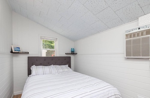 Town Bank House | Newly Renovated Cottage Just Blocks to the Delaware Bay!!