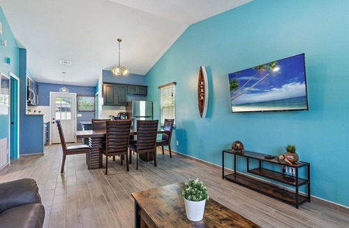 Englewood East House | Newly renovated, cozy 2 bedroom.