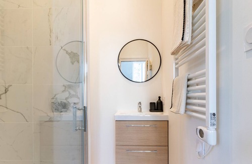 Coudray Apartment | Newly renovated flat for 3 pers.