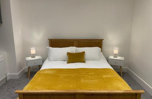 Ashtead Apartment | Newly renovated flat in Ashtead