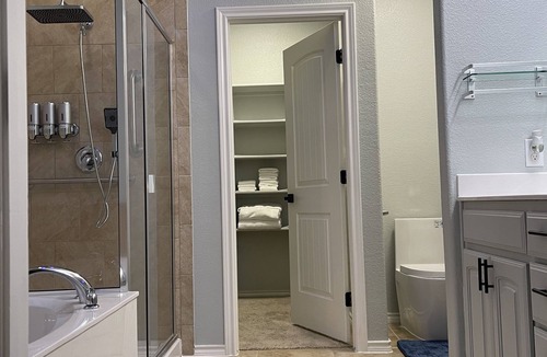 Fossil Creek House | Newly Renovated Ft Worth TX. 10 miles from Ft Worth downtown, 8 miles nspeedway