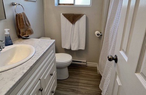 Orillia Apartment | Newly Renovated Ground Floor Apartment