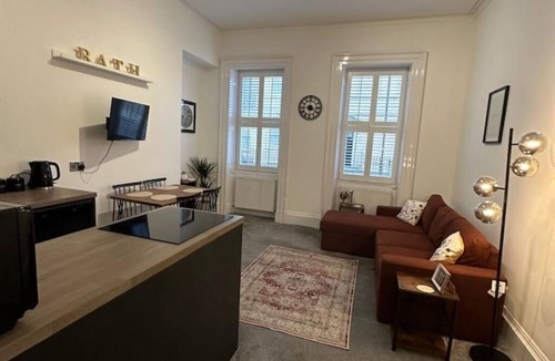 Bath Apartment | Newly renovated ground floor flat, central Bath