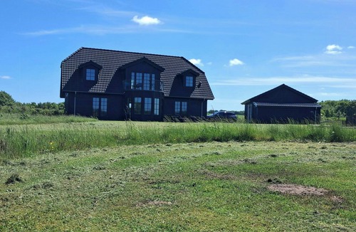 Gatten House | Newly renovated holiday home near HimmerLand