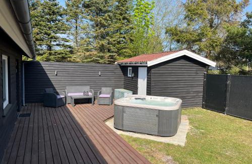 Idestrup House | Newly Renovated Holiday Home With Outdoor Spa