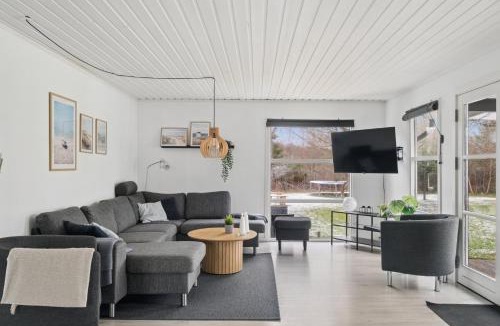 Hvalpsund House | Newly Renovated Holiday Home 150 M From Fjord