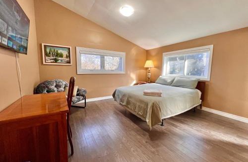 Aurora House | Newly Renovated Home in Central Aurora