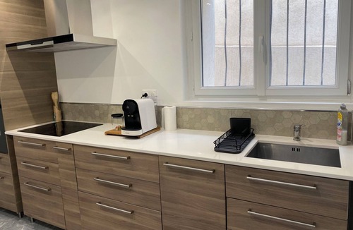Saint-Antoine House | Newly renovated house private parking beach convenience bus station and port and airport