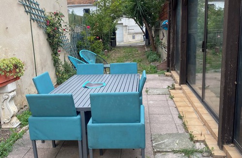 Saint-Antoine House | Newly renovated house private parking beach convenience bus station and port and airport