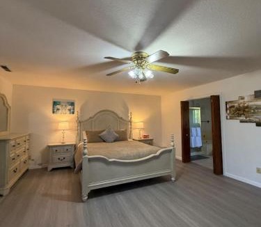 Bethel Island House | Newly Renovated Lakefront with Dock