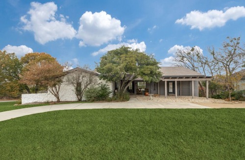 Pottsboro House | Newly Renovated Lake Texoma Retreat - Walk to Tanglewood Resort