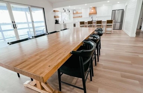 Grove House | Newly Renovated Lakeside Property