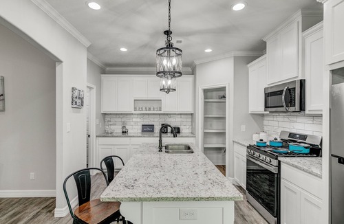 Beaumont House | Newly Renovated Luxe West Beaumont w Private Patio