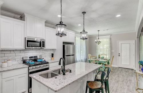 Beaumont House | Newly Renovated Luxe West Beaumont w Private Patio