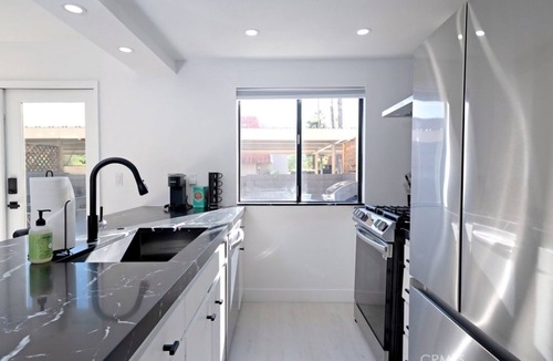 Racquet Club Estates House | Newly Renovated Mid-Century Inspired townhome near downtown Palm Springs