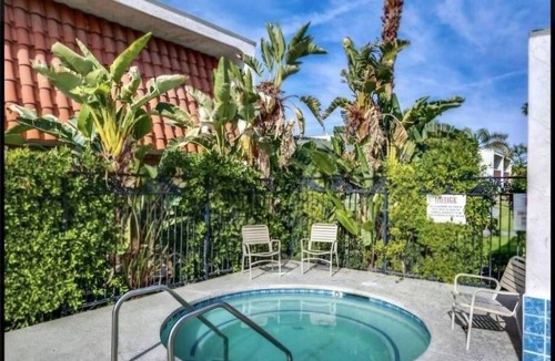 Racquet Club Estates House | Newly Renovated Mid-Century Inspired townhome near downtown Palm Springs