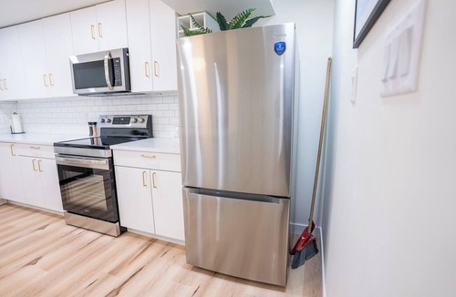 Saskatoon House | Newly Renovated Modern Private Suite w/Workspace