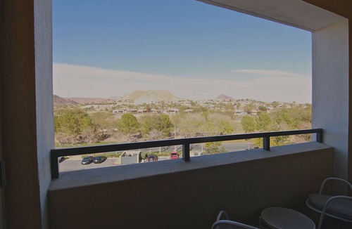Lake Las Vegas Apartment | Newly Renovated Modern Condo