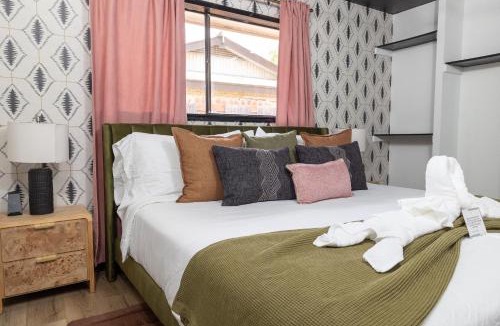 North San Antonio - SAT House | Newly Renovated Modern Retreat wPool Near Base