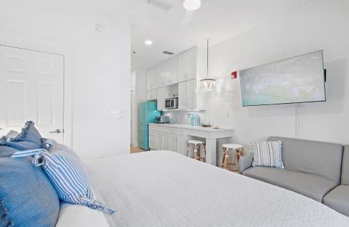 Rosemary Beach Apartment | Newly Renovated Next to Rosemary & Alys Beach 5m to Beach & Dining Free Parking