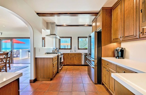 Mission Beach House | Newly Renovated Oceanfront 8BD/2 Houses w/AC Hot Tub Firepit & Huge Rooftop Deck!