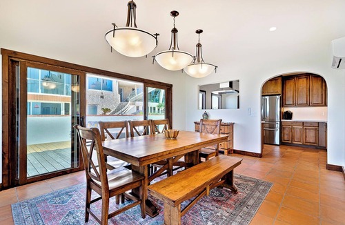 Mission Beach House | Newly Renovated Oceanfront 8BD/2 Houses w/AC Hot Tub Firepit & Huge Rooftop Deck!