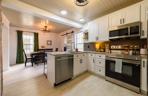 Alpena House | Newly Renovated | Old Town | King Suite | Fire Pit | Garage
