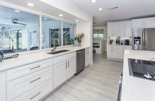 Tequesta House | Newly Renovated Pool Home on Golf Course