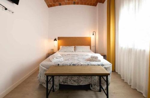 Sant Narcis House | Newly renovated room w Pool & BikeParking