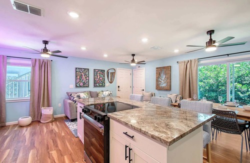 South Bradenton Condo | Newly Renovated - Sleeps 8 - Pool w/Slide - Games