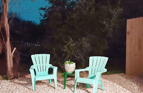 Austin Apartment | Newly Renovated South Austin Guesthouse with Private Backyard