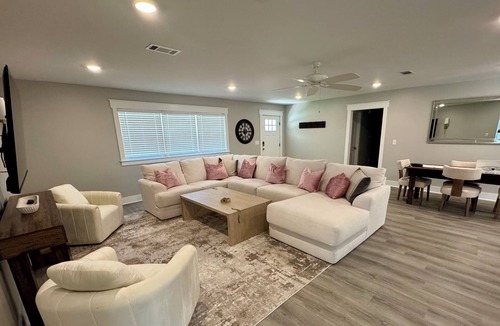 Starkville House | Newly renovated spacious 3 BR/2 Bath home 2.6 miles from Davis Wade or the Dude.